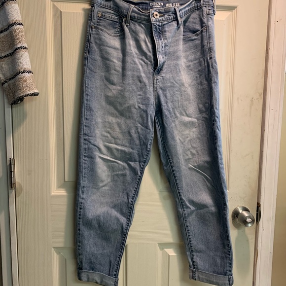 Levi’s Mom Jeans - Picture 1 of 10